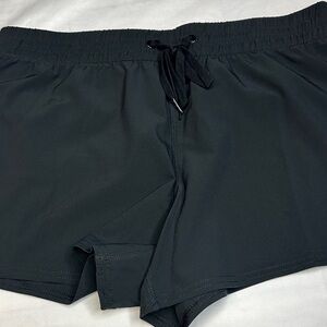 BillaBong women 's Black shordt size 10